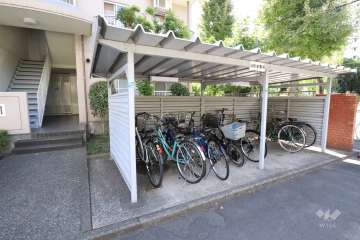 駐輪場（屋根付き）