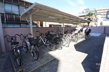 駐輪場（屋根付き）