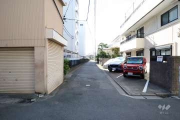 敷地北側の前面道路