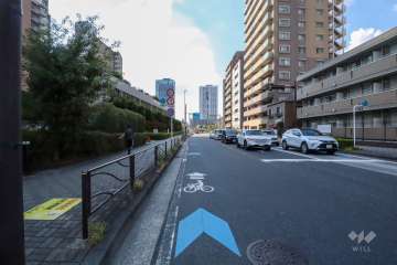 敷地北側の前面道路　