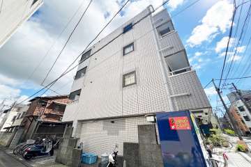 プチシャンプル川崎の外観（西側から）