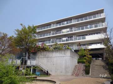 ルネサンクタスナシオンヒルズA棟の外観（南側から）