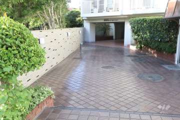 エントランスアプローチ　