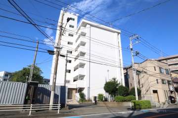 下平間サンハイツの外観（南西側から）