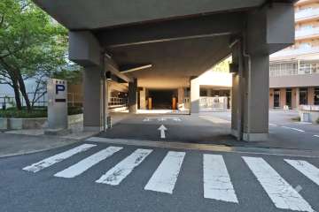 駐車場の出入り口