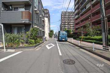 敷地東側の前面道路　