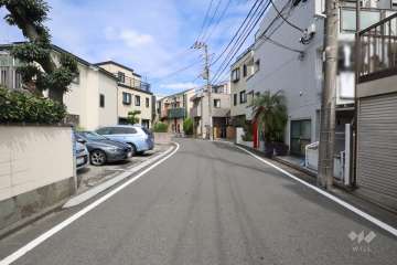 敷地西側の前面道路　