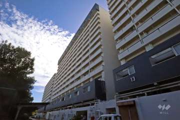 河原町団地14号棟の外観（北東側から）