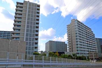 クレストプライムレジデンス アベニュー弐番街の外観（東側から）