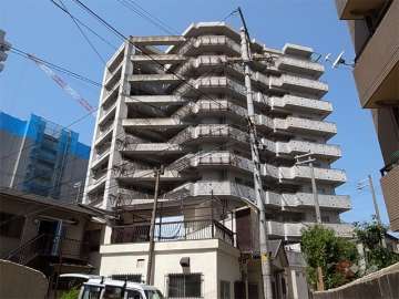 ロータリー宝塚南口の外観（南東側から）