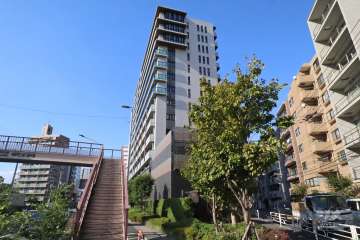 プラウド川崎柳町の外観(南東側から)