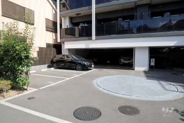 敷地内駐車場（屋外平面式・屋内平面式）