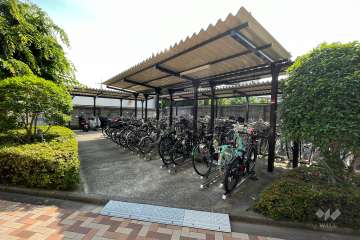 駐輪場とバイク置場