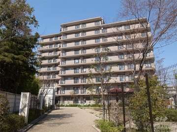 リブレカーサ逆瀬川の外観（南側から）