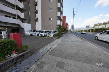 駐車場の出入口