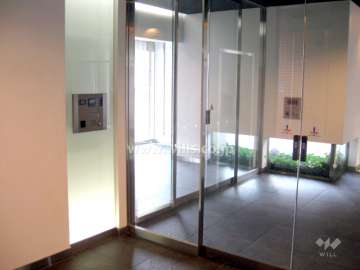 エントランスはオートロック付きです。