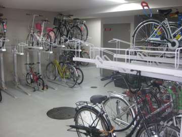 屋内にある駐輪場