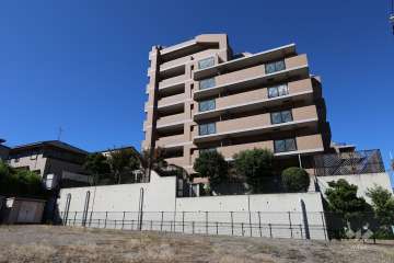 セントラル宝塚仁川の外観（東側から）　