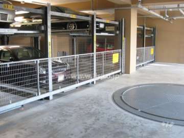敷地内機械式駐車場