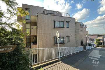 フローラルガーデン向ヶ丘遊園の外観（南東側から）