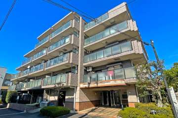 ライオンズマンション登戸西の外観（南東側から）