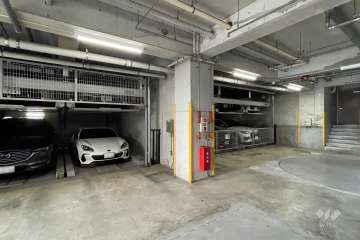 敷地内駐車場（屋内機械式）