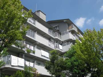 芦屋緑2住宅 9号棟の外観（北西側から）