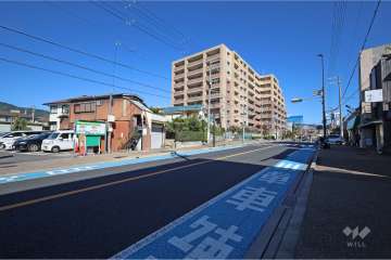 ファミール逆瀬川ザ・ガーデンの遠景