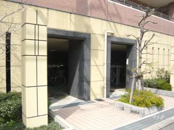 駐輪場出入り口