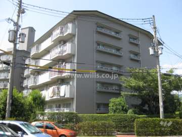 芦屋緑2住宅 16号棟の外観（東側から）