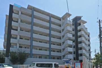 ランズ尼崎の外観（北西側から）