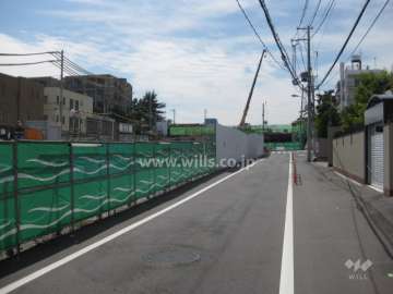 マンション南側の道路