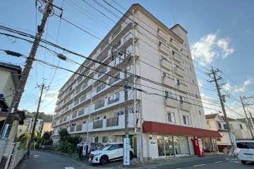 京王向ヶ丘マンションの外観（北東側から）