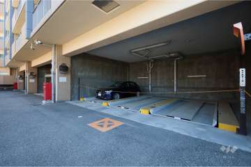 敷地内駐車場（屋内機械式）