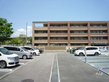 敷地内駐車場（屋外平面式と屋外機械式）