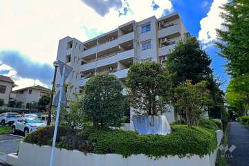 サンビームヒルズ西菅3号棟の外観（北西側から）