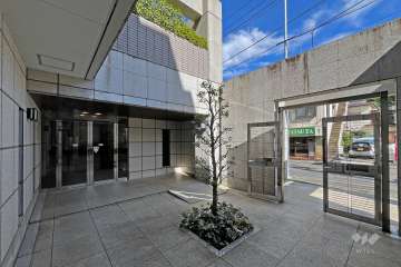 エントランス前広場