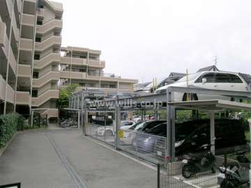 屋外機械式駐車場