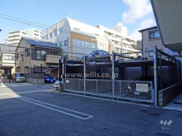 敷地内駐車場（屋外平面式と屋外機械式とがあります。）