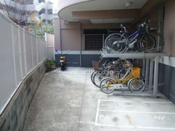 バイク置き場