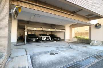 敷地内駐車場（屋内機械式）