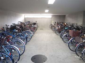 屋内にある駐輪場