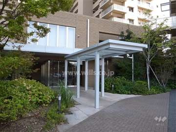 エントランス横の車寄せ