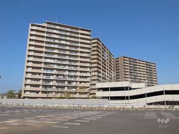 グランドメゾン伊丹池尻リテラシティの外観（南西側から）