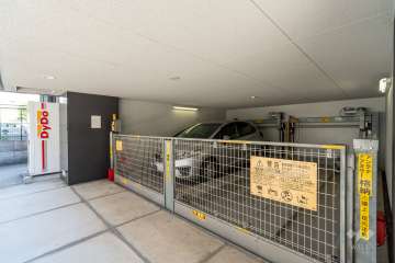 敷地内駐車場（屋内機械式）　