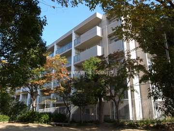 ロジュマン箕面牧落の外観（南西側から）