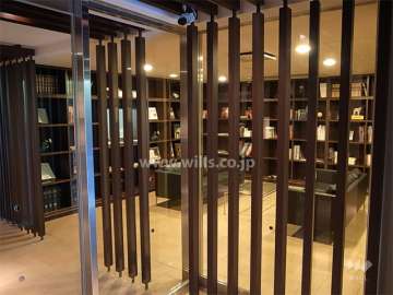 エントランスホール横にあるブックギャラリー