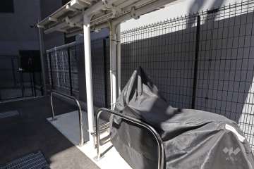 屋外バイク置場