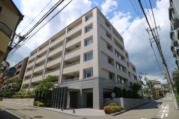 テラス苦楽園の外観（南東側から）