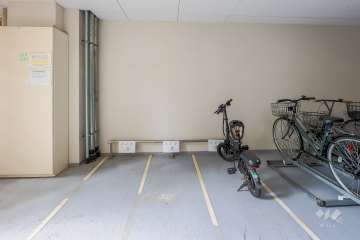 屋内に設けられたバイク置場